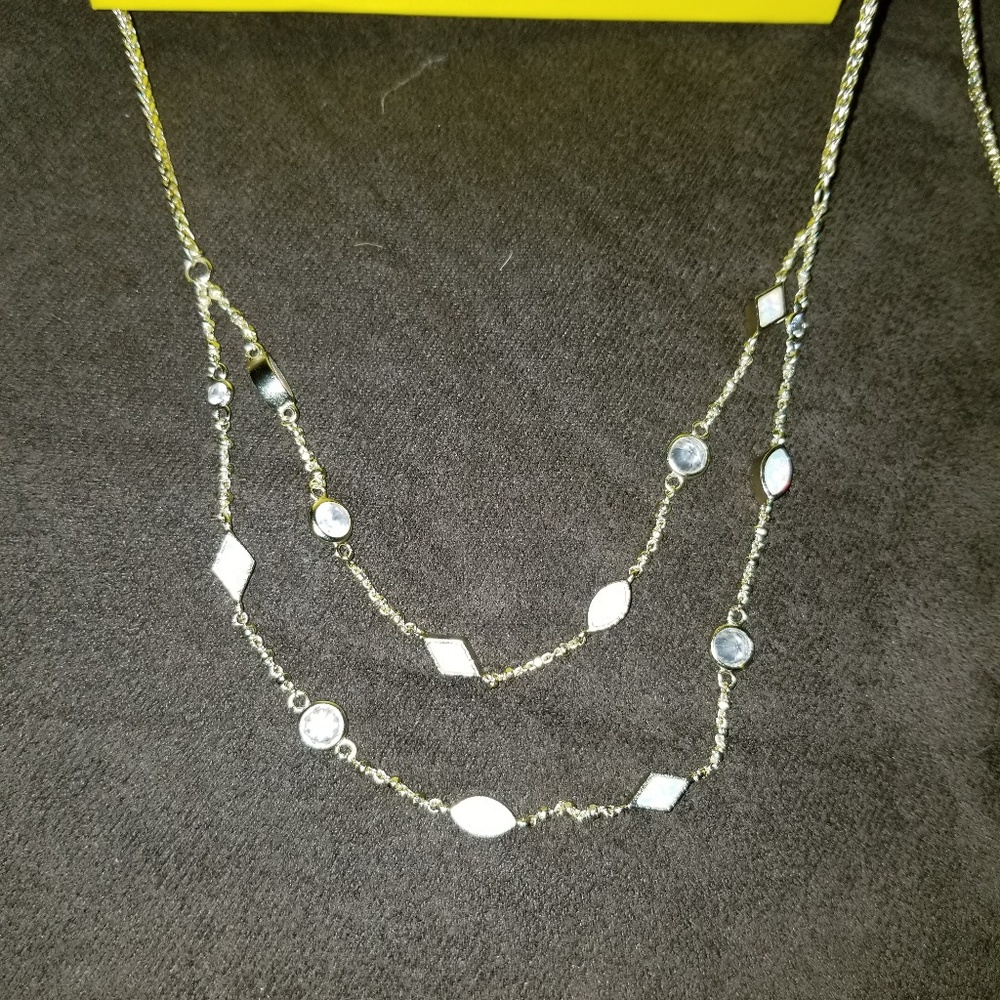Beautiful Kendra Scott necklace
